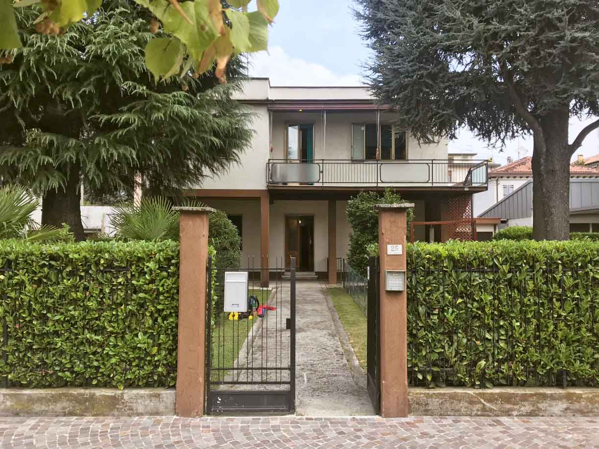 PRIMA - Intervento di demolizione di edificio anni ’50 e ricostruzione con struttura lignea in pannelli di X-Lam